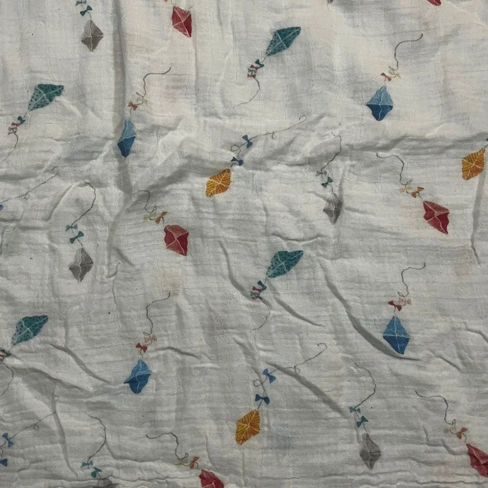 Lulujo Baby Muslin Swaddle Blanket White Kite Print Cotton 40x42 Breathable Wrap